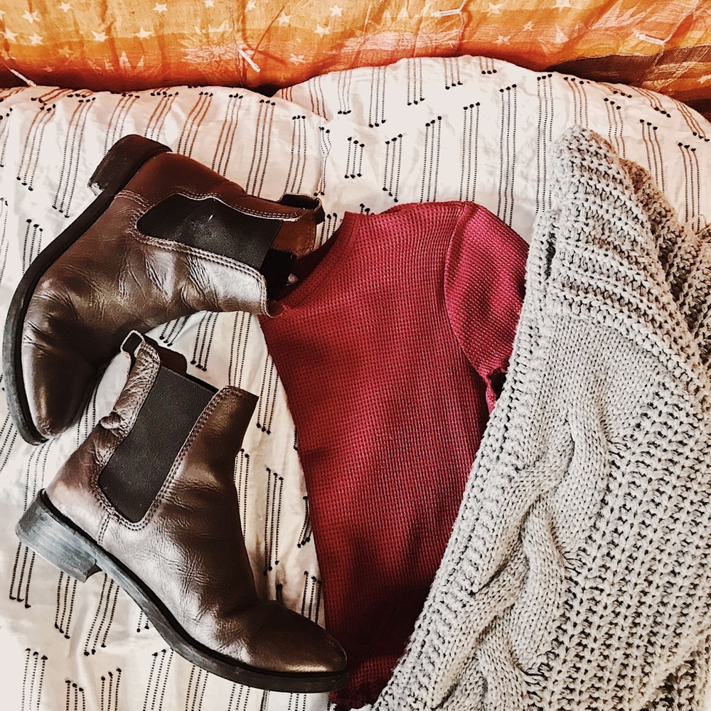 MeToWe Maroon Lettuce-hem Crop Top